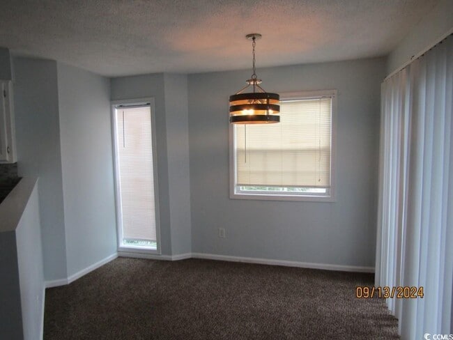 Building Photo - 1500 Cenith Dr