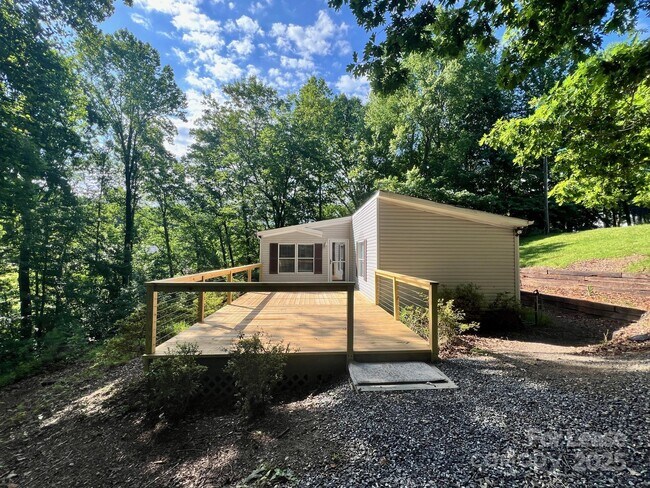 Building Photo - 491 Robinson Rd