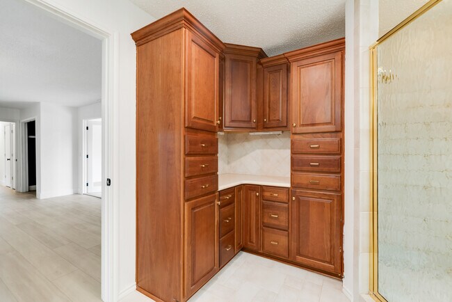Building Photo - 2605 Glenhaven Dr