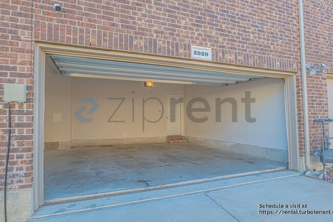 Building Photo - 2020 Saddle Wy