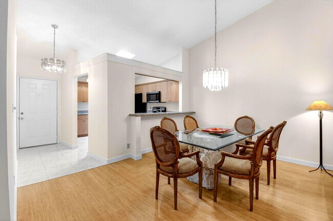 Building Photo - 10938 Roebelini Palm Ct