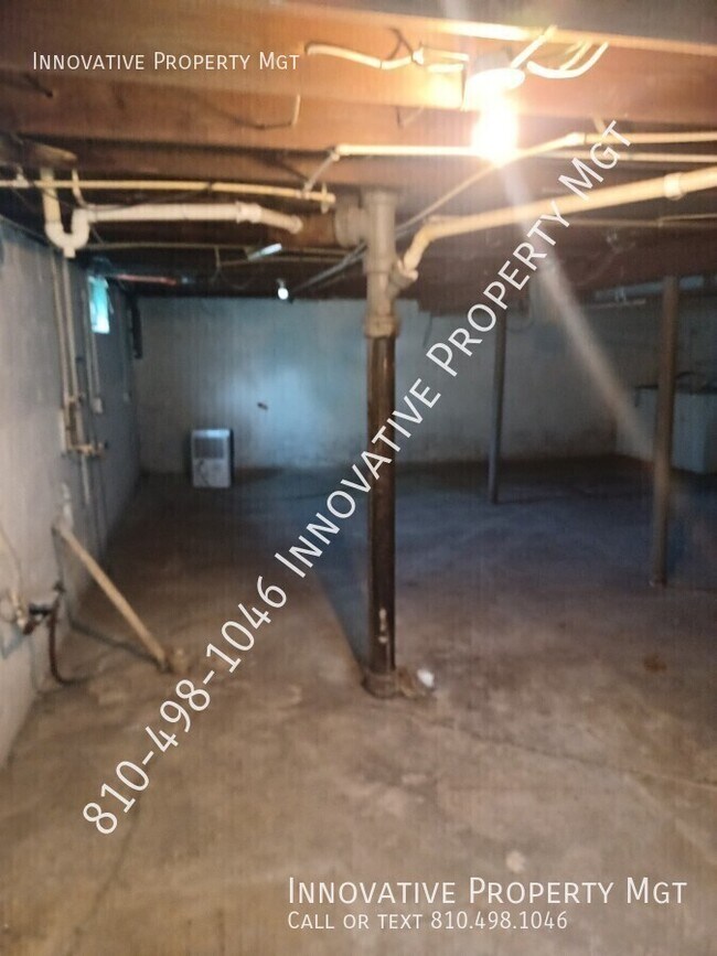 Building Photo - 1230 McIntosh-