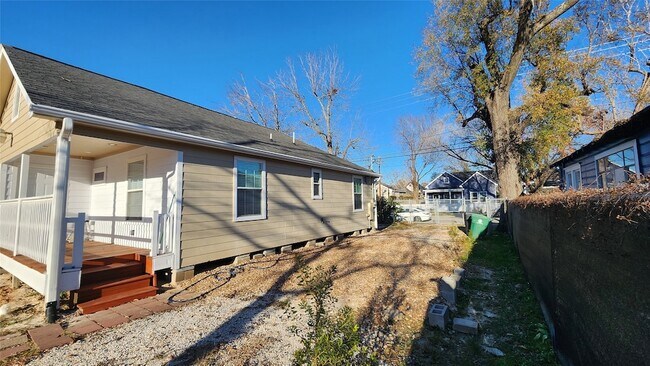 Building Photo - 2019 Everett St