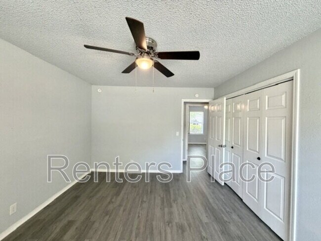 Building Photo - 1505 N Poplar Ave