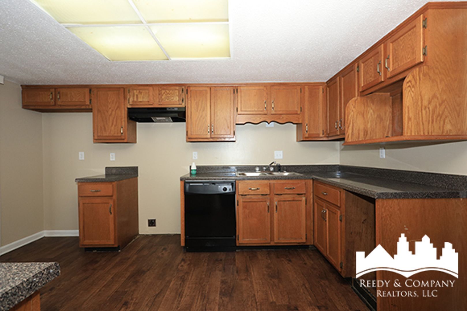 Building Photo - 6760 Racquet Club Dr