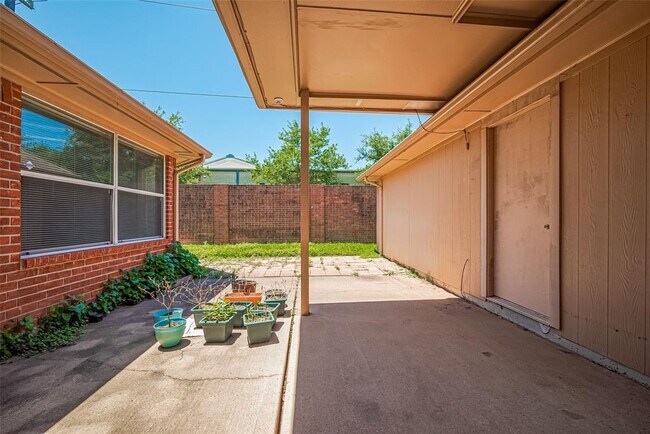 Building Photo - 4222 Merriweather St