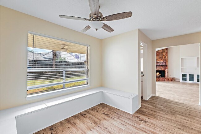Building Photo - 10735 Kitty Brook Dr