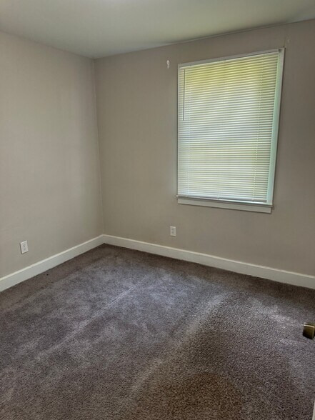 Building Photo - 109 Aventura Ct