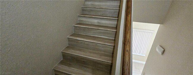 Building Photo - 313 Beethoven St