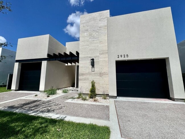 Building Photo - 2925 Fisher's Hill Loop