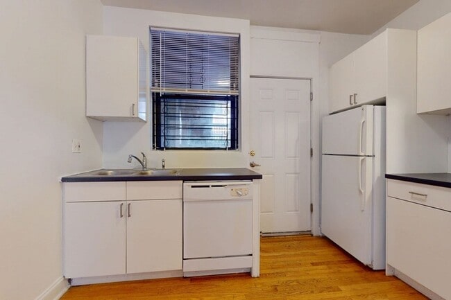 Floorplan - 5339-5345 S. Woodlawn Avenue