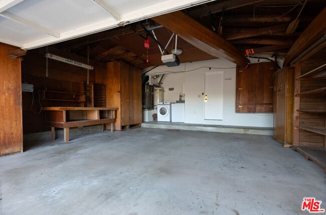 Building Photo - 4867 Finley Ave