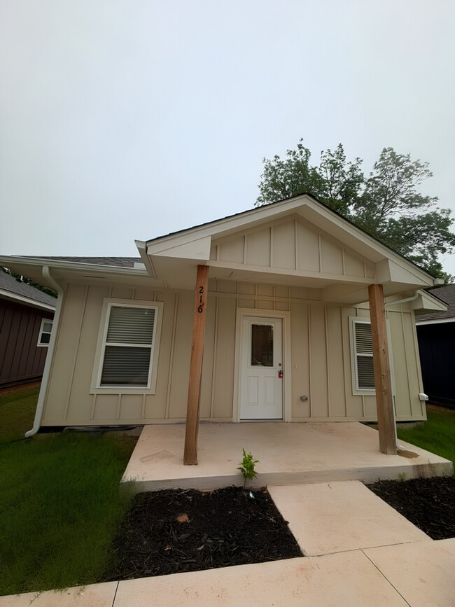 Building Photo - Beautiful, Pet-Friendly 2-Bedroom, 2-Bath Home in Perry!