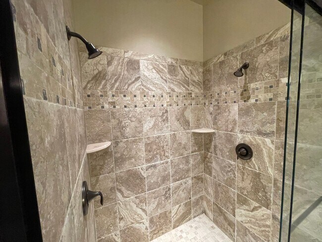 Building Photo - AMAZING TOWNHOME RIGHT OFF NORTH GATE CLOSE TO AFA & MONUMENT!!!!!!