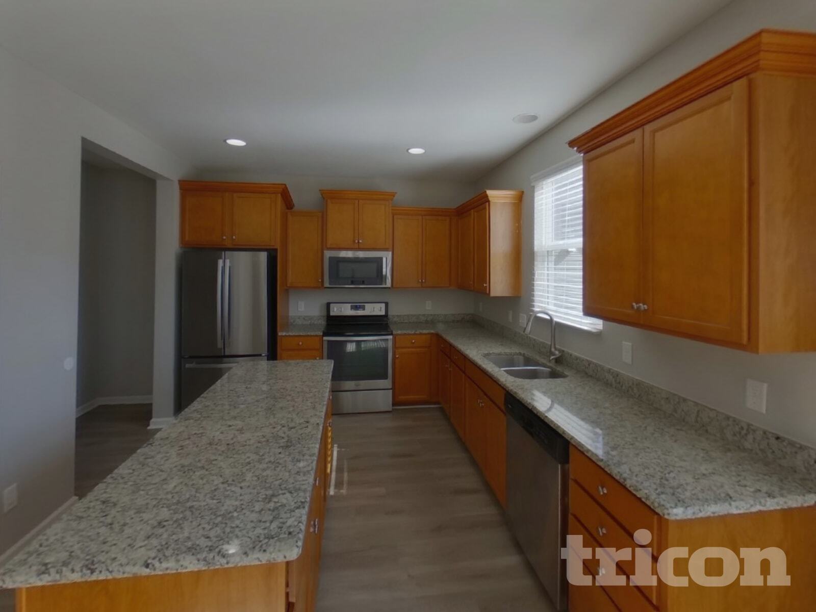 Building Photo - 2541 Miranda Dr