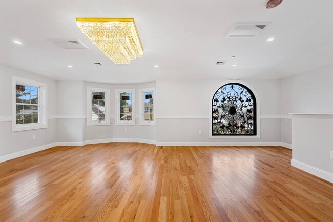 Building Photo - 115-30-115142 142nd St