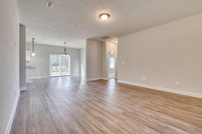 Building Photo - 340 Fox Haven Dr