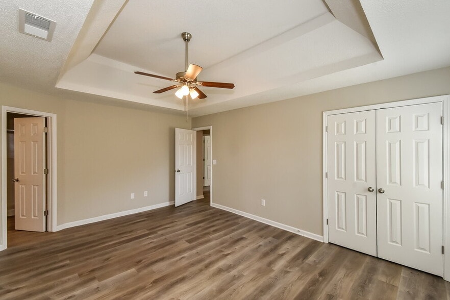 Building Photo - 146 Edison Dr
