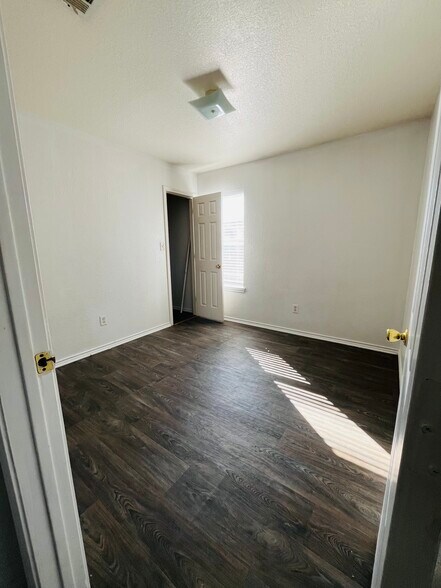 Building Photo - 2804 Cantabrian Dr