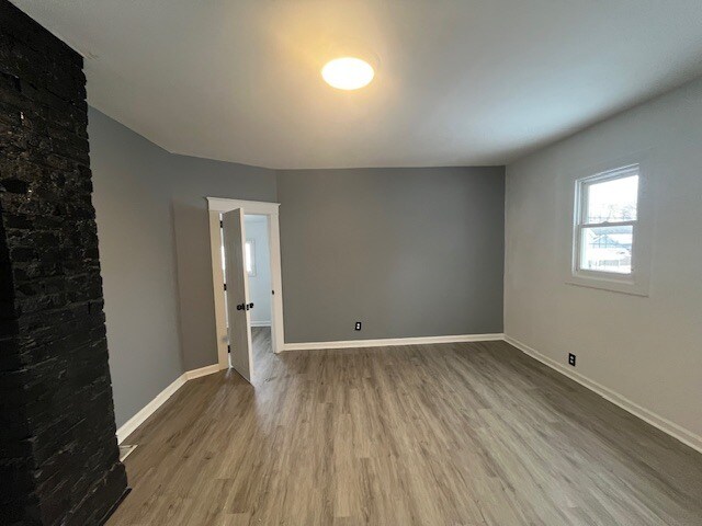 Building Photo - 934 W Garfield Ave