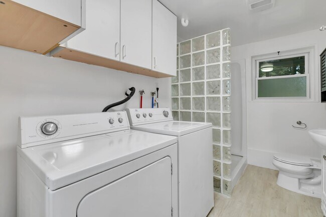 Building Photo - 5182