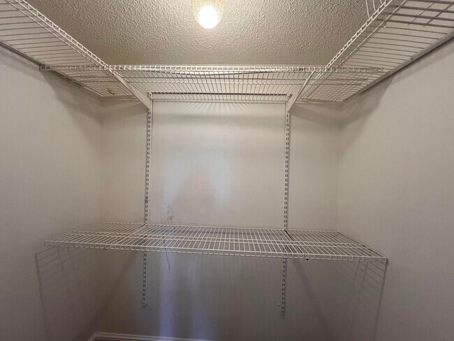 Building Photo - 21890 Lake Forest Cir