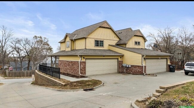 Primary Photo - 2510 N 42nd St