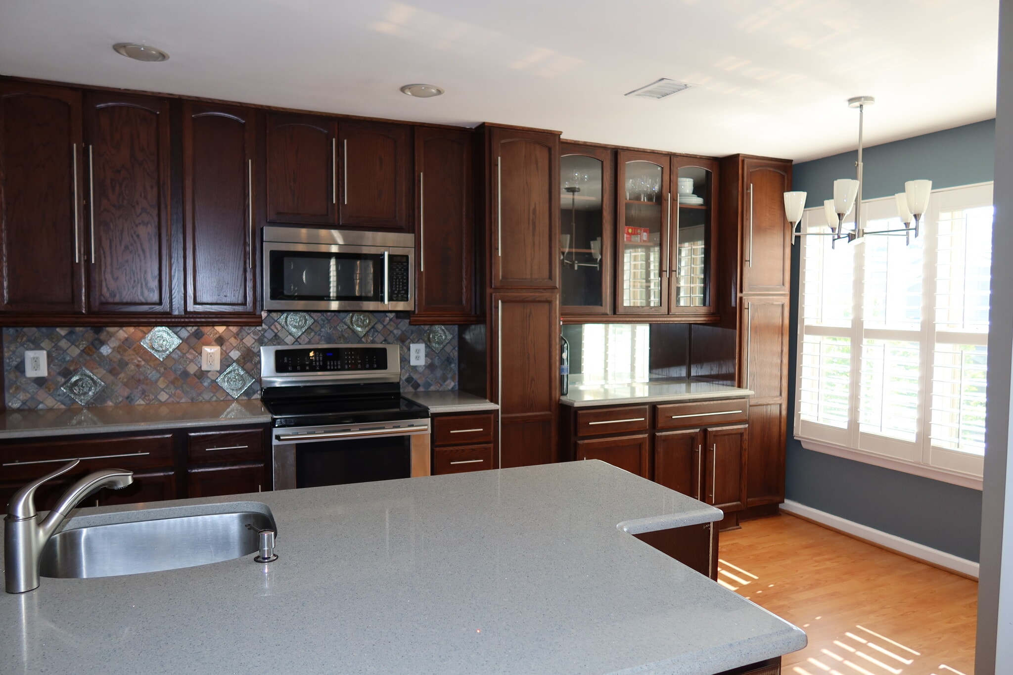 Building Photo - 1717 Ascot Way