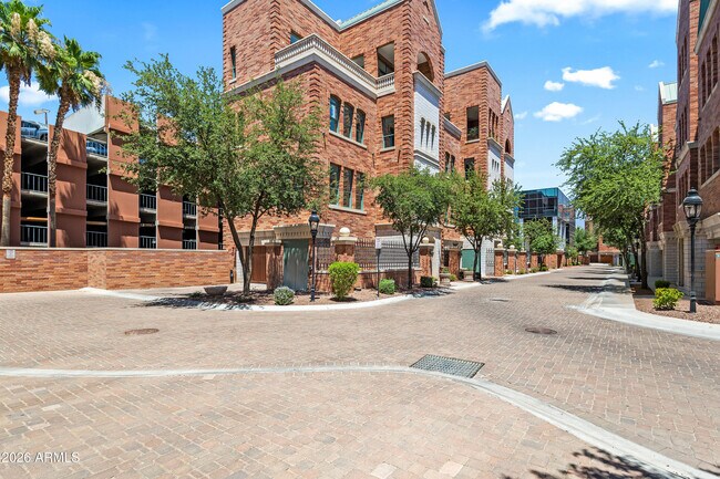 Building Photo - 54 W Palm Ln