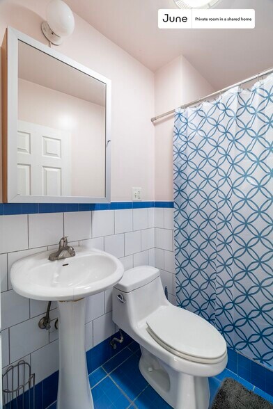 Building Photo - Room in Shared 4 bed/2 bath home