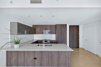 Building Photo - 88 SW 7th St