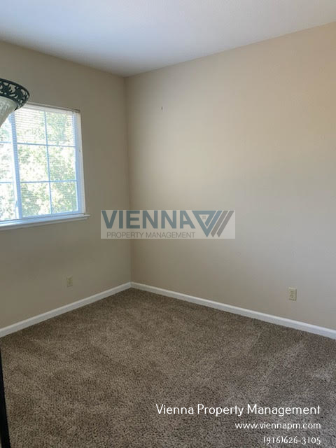 Building Photo - 4900 Brittany Ct