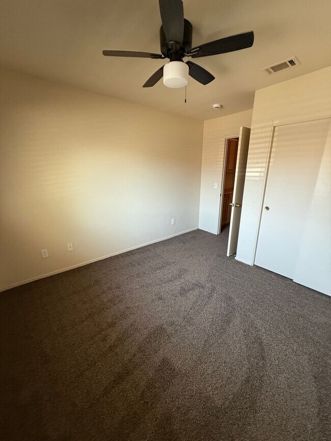 Building Photo - 71538 Sunnyvale Dr