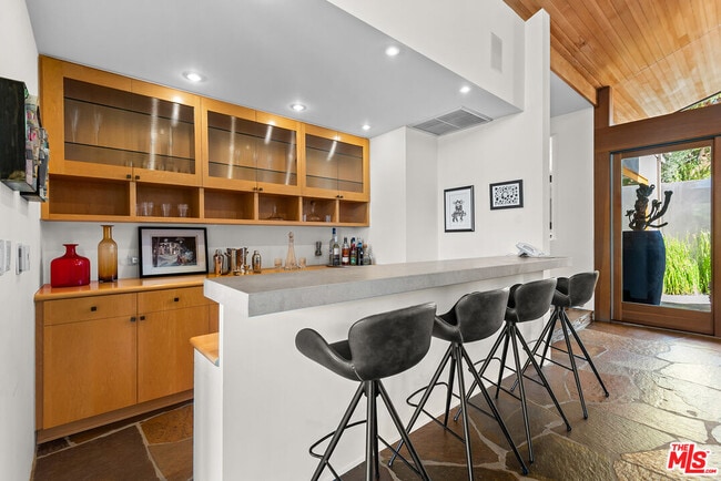 Building Photo - 4305 Clear Valley Dr