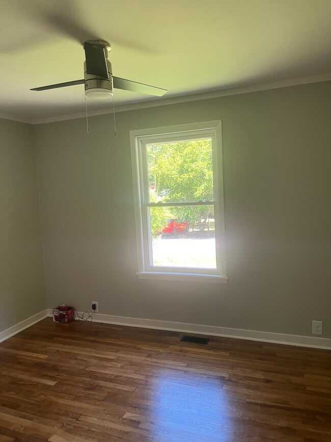 Building Photo - 206 D Carlton St