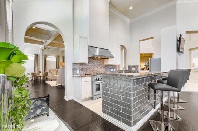 Building Photo - 5313 Serene Hills Dr