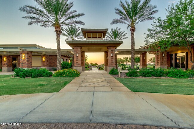 Building Photo - 6506 W Heritage Way