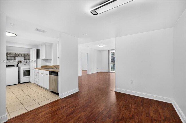 Building Photo - 1250 S Miami Ave