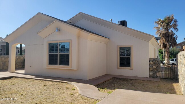 Building Photo - 14281 Gil Reyes Dr
