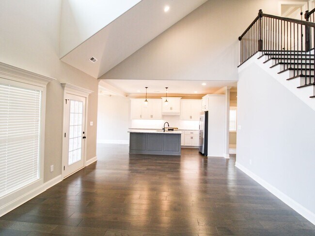 Building Photo - Beautiful two story home at Whispering Pines!