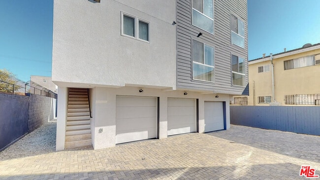 Building Photo - 252 Rosemont Ave