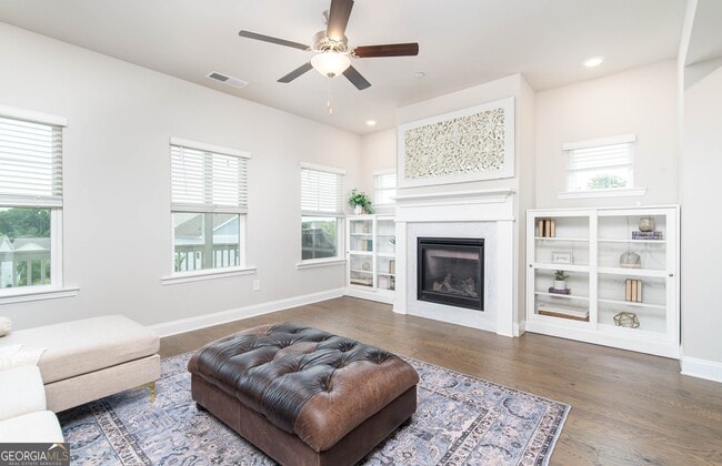 Building Photo - 831 Corsiglia Farm