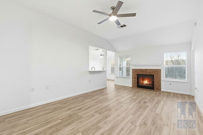 Building Photo - 606 Colonial Park Blvd