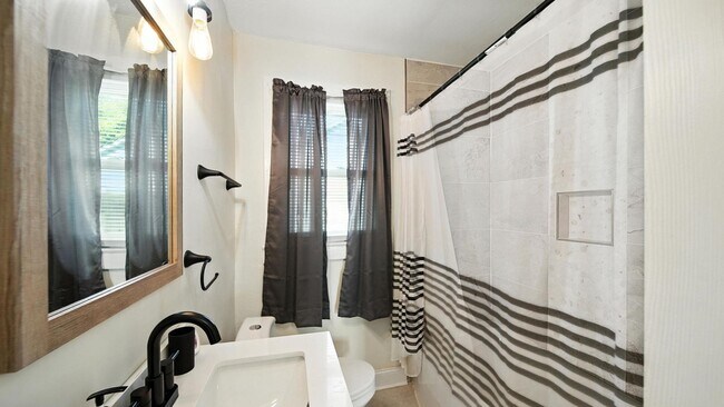 Building Photo - 3236 Allison Ave