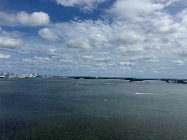 Building Photo - 1331 Brickell Bay Dr