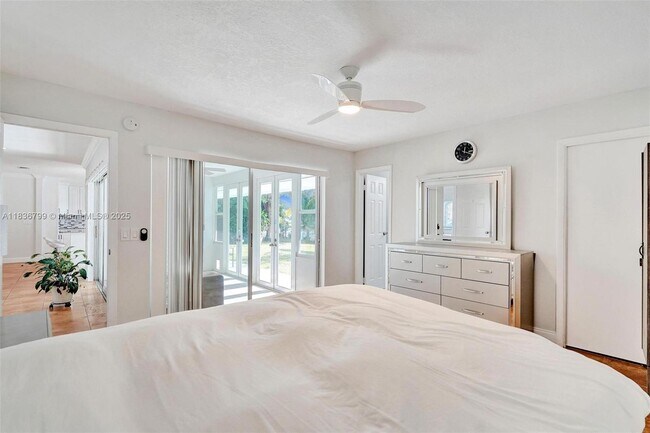 Building Photo - 10850 NW 29th Manor