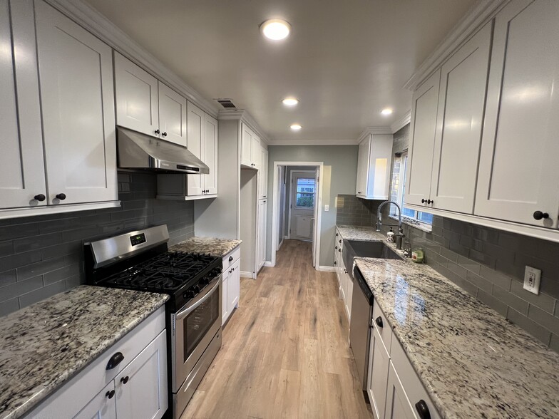 Building Photo - 576 Geneva Ave