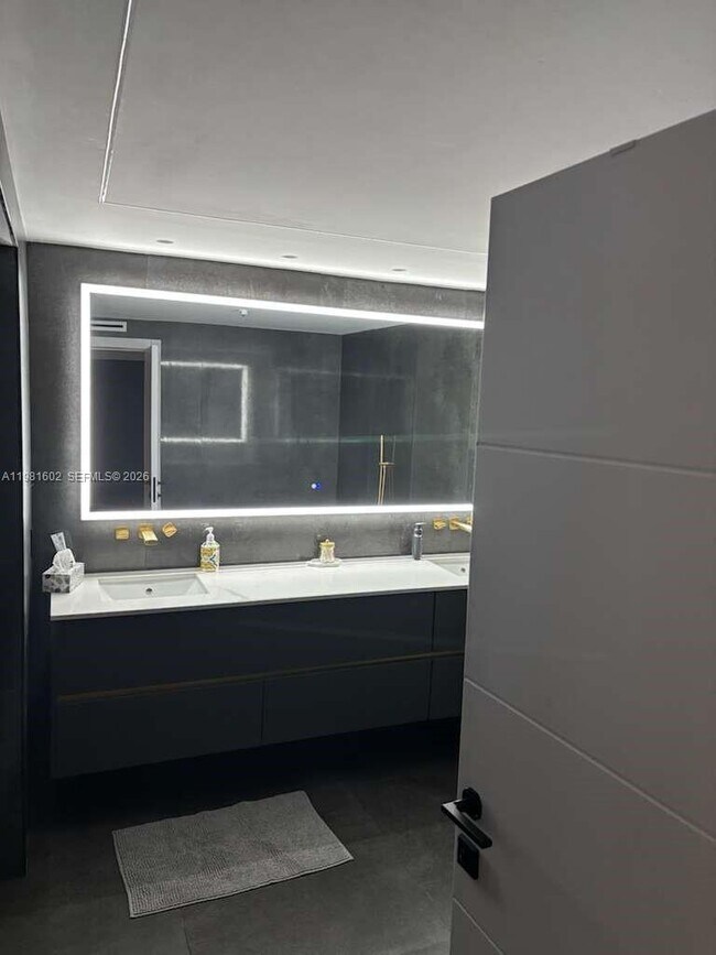 Building Photo - 19355 Turnberry Way