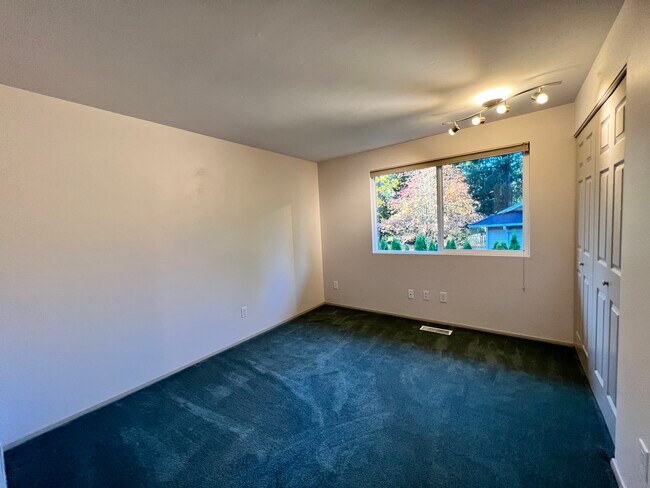 Building Photo - 11757 NE 143rd St