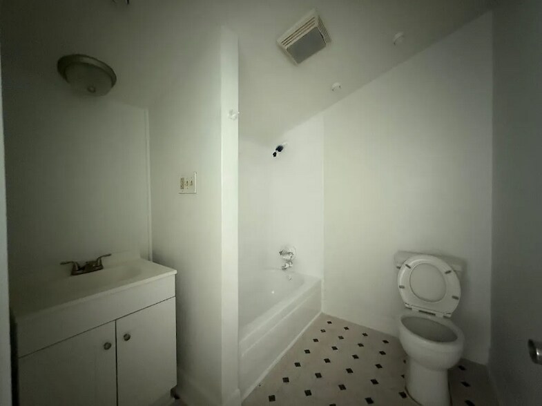 Building Photo - 2708 N 19th St